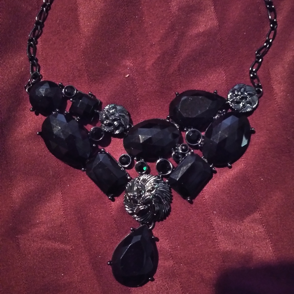 Avon Zoe Necklace